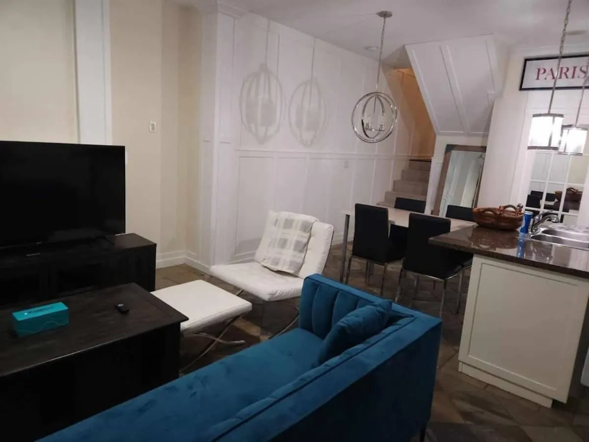 Signature Downtown Townhouse Vancouver